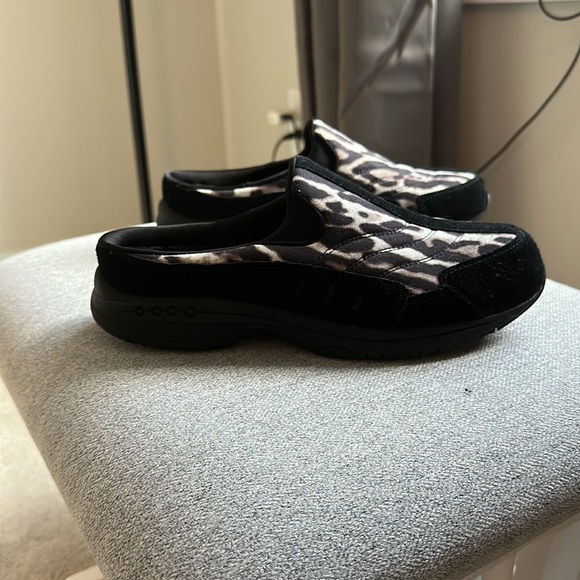 Animal Print Shoes! New, without tags! - Picture 2 of 4